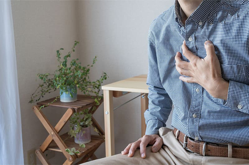 tim đập nhanh là một trong những tác dụng phụ sau khi dùng thuốc cường dương