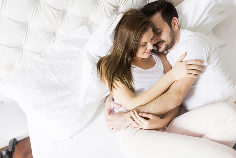 bạn cần tinh tế để nhận ra các dấu hiệu sắp “đạt đỉnh” của chàng.