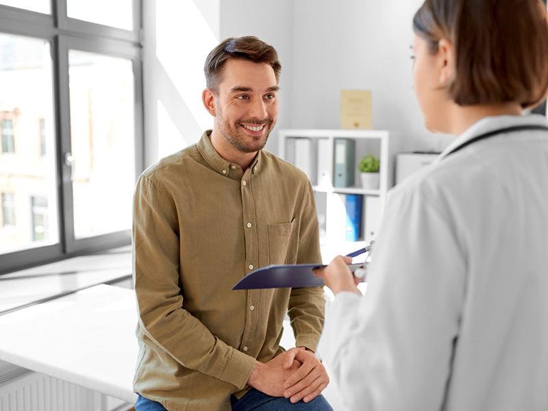 nam giới nên duy trì đời sống lành mạnh, nếu có vấn đề về sinh lý nên khám bác sĩ để có phương pháp điều trị phù hợp