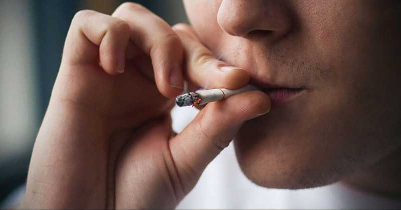 hút thuốc lá có thể làm tăng nguy cơ tinh trùng bất thường
