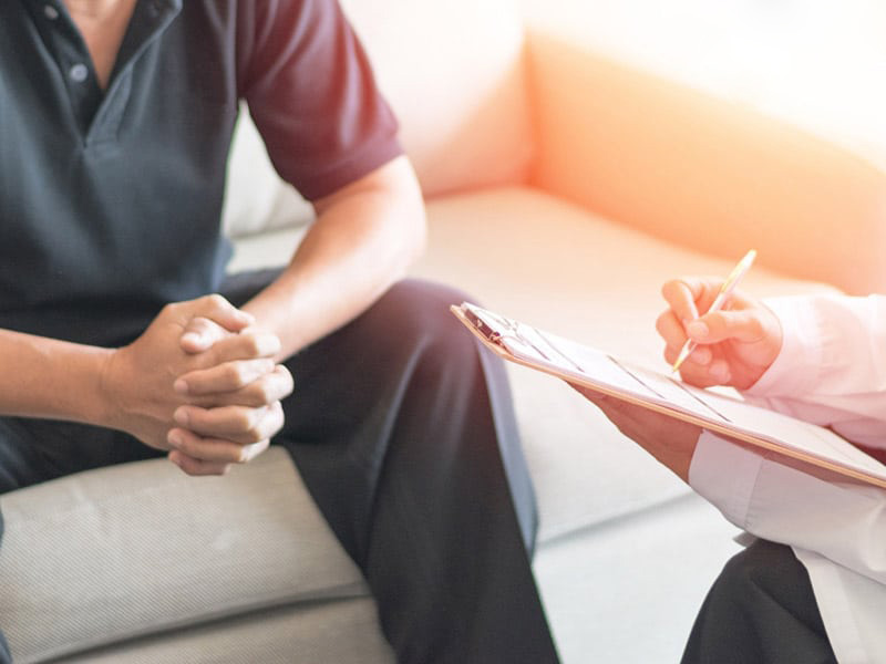 hãy đến gặp bác sĩ nếu bạn thấy có những biểu hiện bất thường về tinh dịch hoặc nếu bạn nghi ngờ có bất thường về khả năng sinh sản