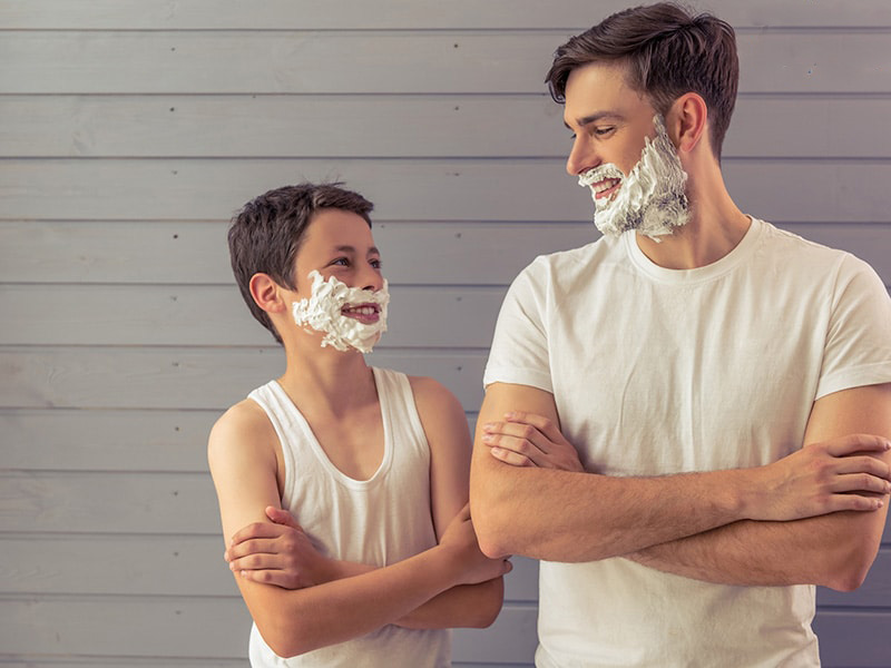 bố cần chủ động tâm sự, trò chuyện để con có thể mở lòng chia sẻ những khó khăn đang gặp phải