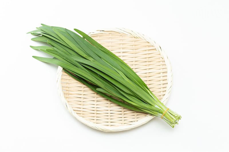 hẹ là nguyên liệu phổ biến được sử dụng hỗ trợ sinh lực phái mạnh