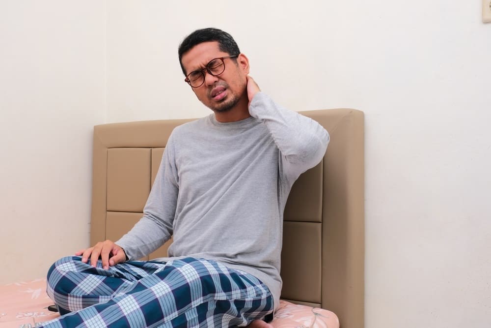 Nam giới tuổi trung niên dễ bị thoái hóa xương khớp