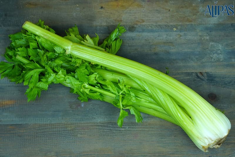 cần tây là rau tốt cho sinh lý nam