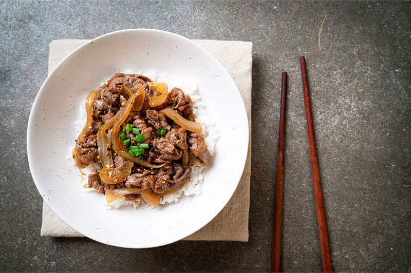 chế biến món bò xào hành tây đơn giản dành cho nam giới chế biến món bò xào hành tây đơn giản dành cho nam giới