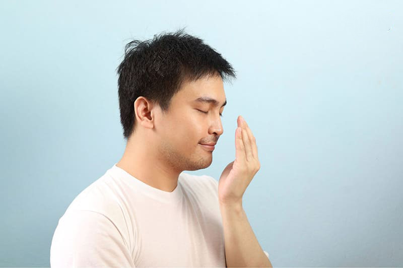 thực hiện các biện pháp cải thiện hơi thở sau khi ăn tỏi