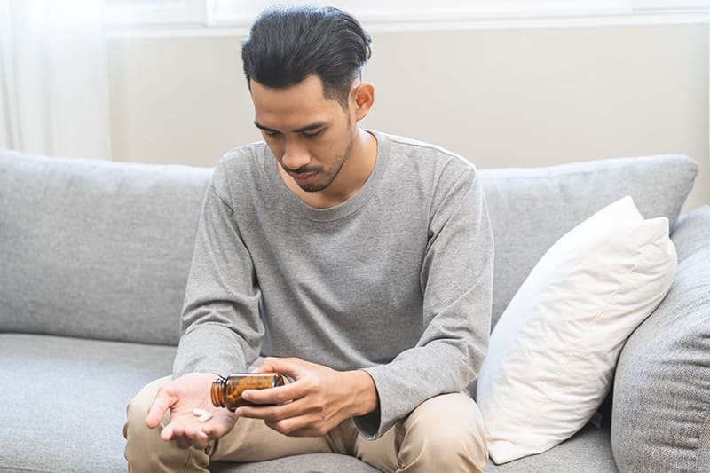 sử dụng thuốc theo chỉ định của bác sĩ