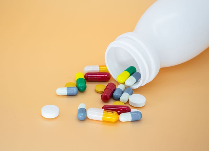 không dùng chung với thuốc điều trị bệnh